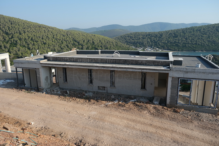 Eco-friendly villa complex with sea and forest views!