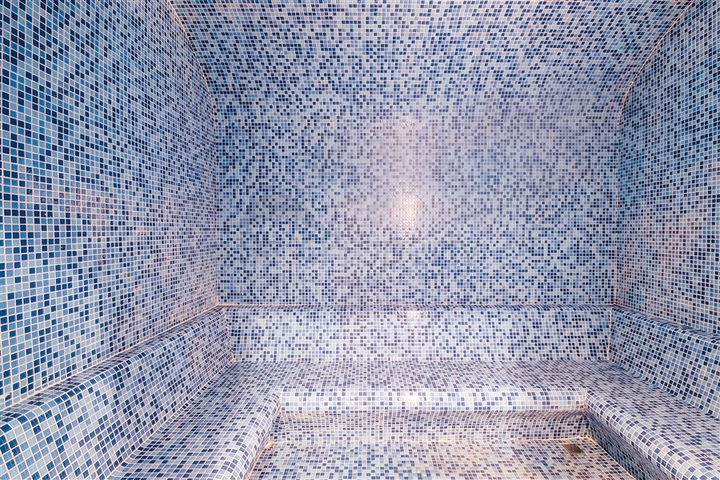 View apartment on the first line of the premium complex