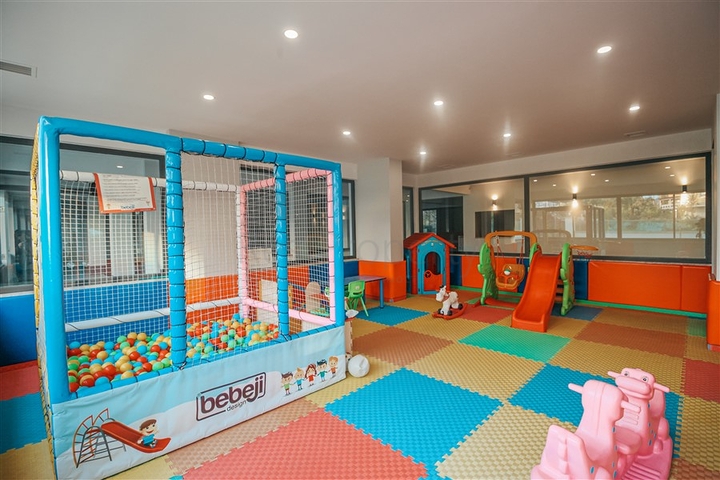 View apartment on the first line of the premium complex