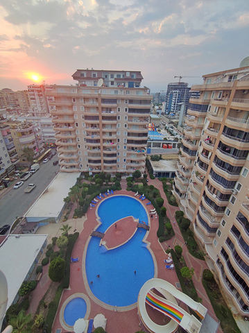 Five-room penthouse in Mahmutlar 