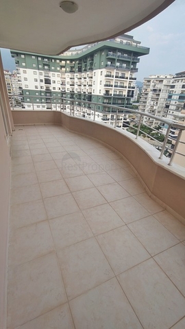 Five-room penthouse in Mahmutlar 