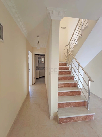 Five-room penthouse in Mahmutlar 