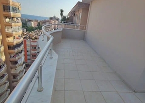 Five-room penthouse in Mahmutlar 