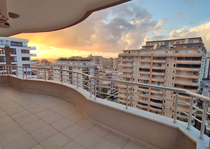 Five-room penthouse in Mahmutlar 