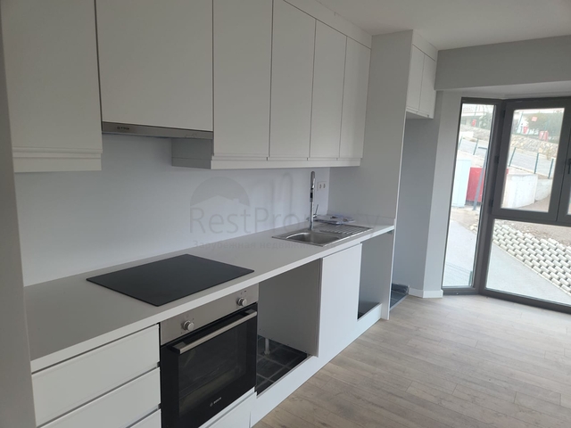 Comfortable 2+1 apartment in a complex with lake and mountain views in Bogazichi district