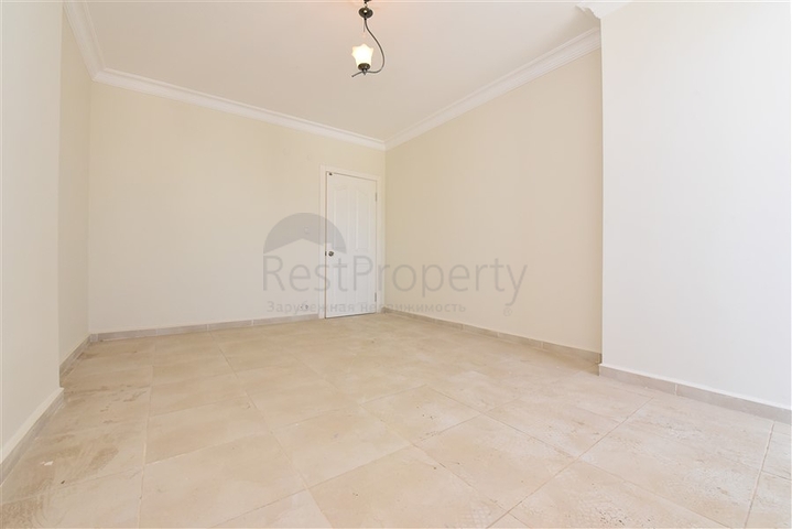 4+1 apartment with separate kitchen in Mahmutlar