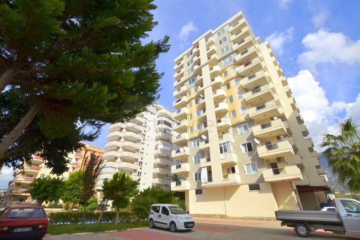 4+1 apartment with separate kitchen in Mahmutlar