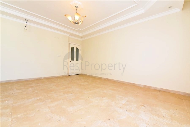 4+1 apartment with separate kitchen in Mahmutlar