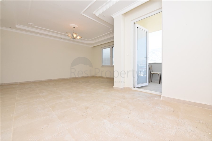 4+1 apartment with separate kitchen in Mahmutlar