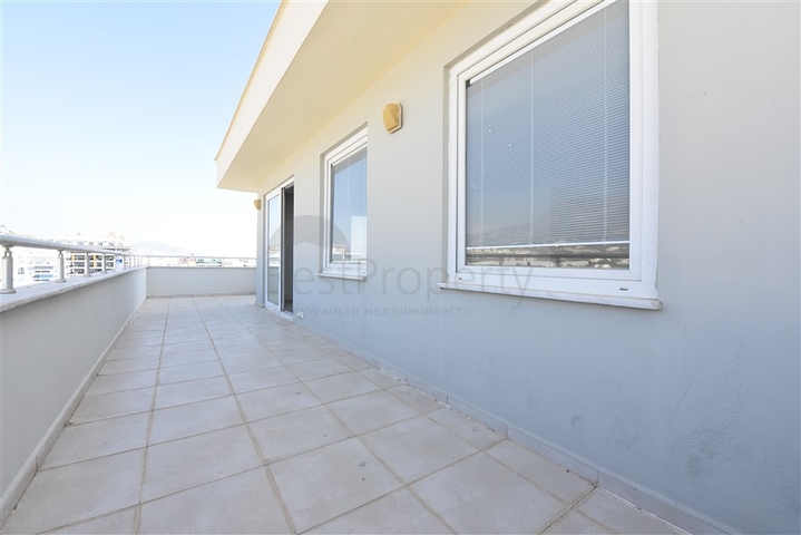 4+1 apartment with separate kitchen in Mahmutlar