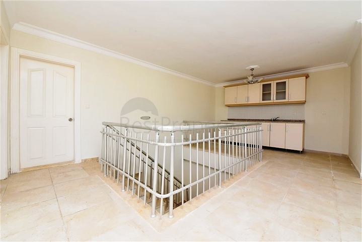 4+1 apartment with separate kitchen in Mahmutlar