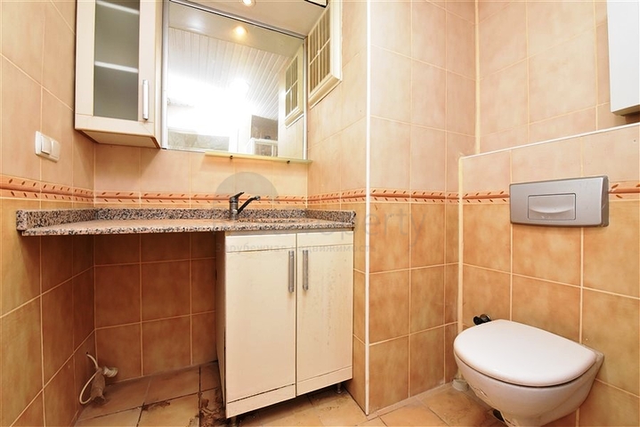 4+1 apartment with separate kitchen in Mahmutlar