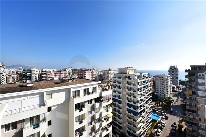 4+1 apartment with separate kitchen in Mahmutlar