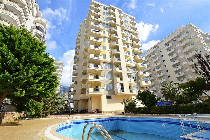 4+1 apartment with separate kitchen in Mahmutlar