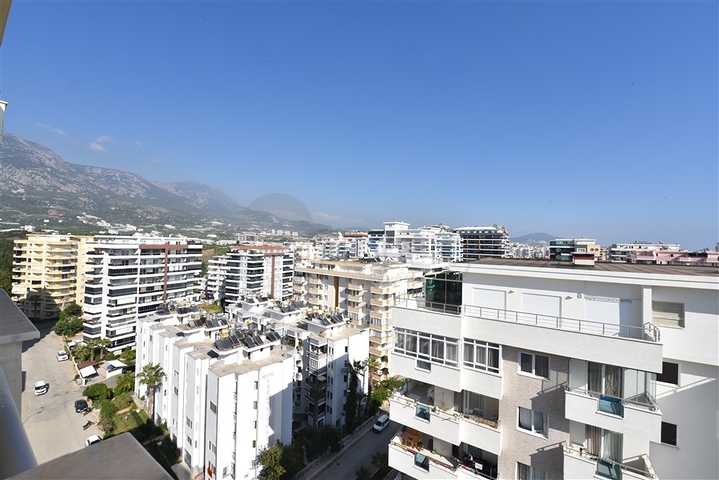 4+1 apartment with separate kitchen in Mahmutlar