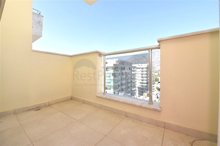 4+1 apartment with separate kitchen in Mahmutlar