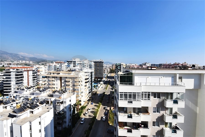 4+1 apartment with separate kitchen in Mahmutlar