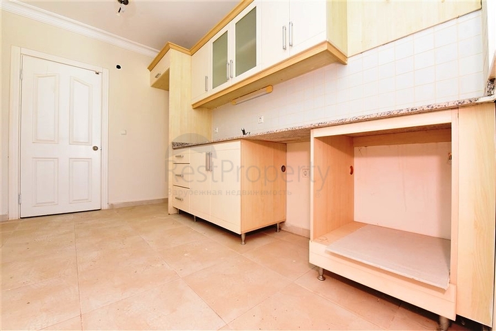 4+1 apartment with separate kitchen in Mahmutlar