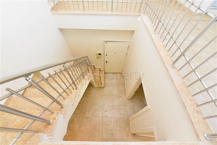 4+1 apartment with separate kitchen in Mahmutlar