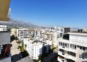 4+1 apartment with separate kitchen in Mahmutlar