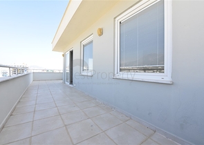 4+1 apartment with separate kitchen in Mahmutlar