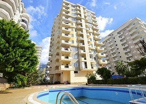 4+1 apartment with separate kitchen in Mahmutlar