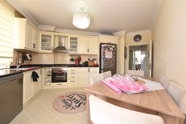 Furnished 2+1 apartment in Cleopatra area 