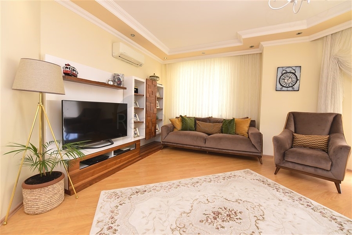 Furnished 2+1 apartment in Cleopatra area 