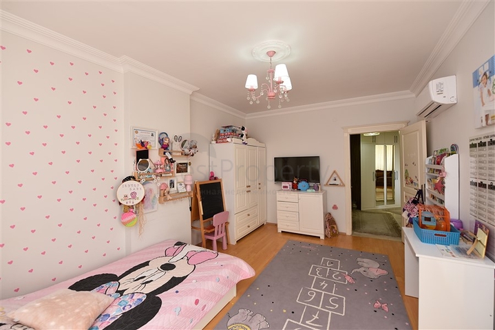 Furnished 2+1 apartment in Cleopatra area 