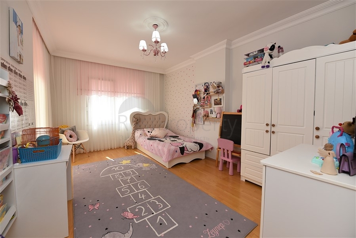 Furnished 2+1 apartment in Cleopatra area 