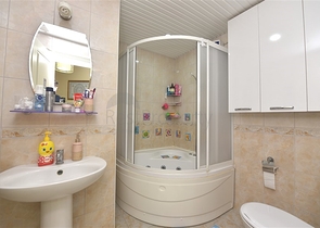 Furnished 2+1 apartment in Cleopatra area 