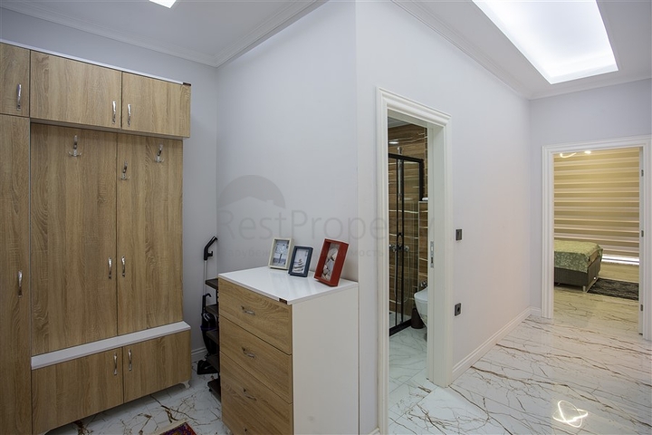 A 2+1 furnished apartment from the owner in a prestigious complex in Oba district