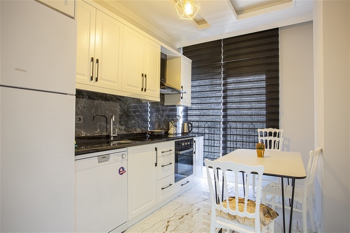 A 2+1 furnished apartment from the owner in a prestigious complex in Oba district