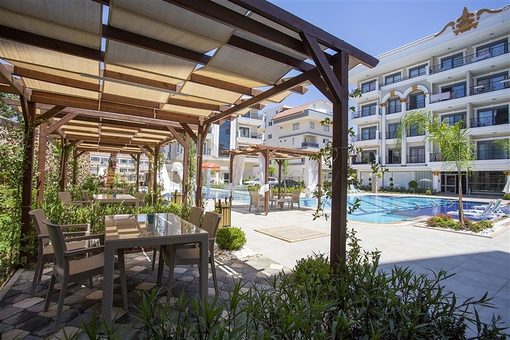 A 2+1 furnished apartment from the owner in a prestigious complex in Oba district