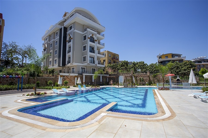 A 2+1 furnished apartment from the owner in a prestigious complex in Oba district