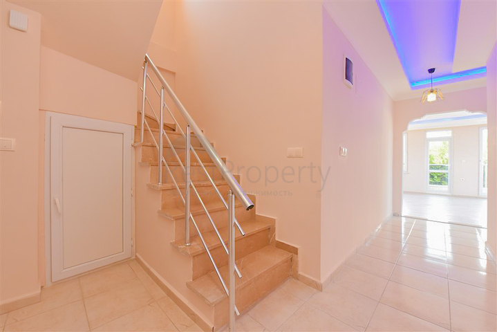 Large 4+1 penthouse of 165 m2