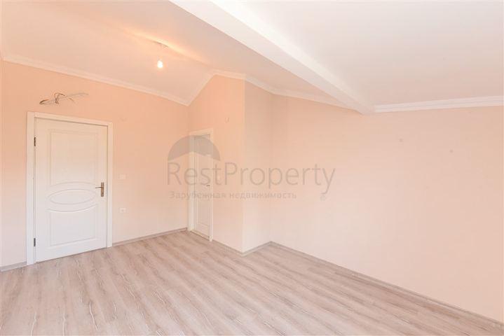 Large 4+1 penthouse of 165 m2