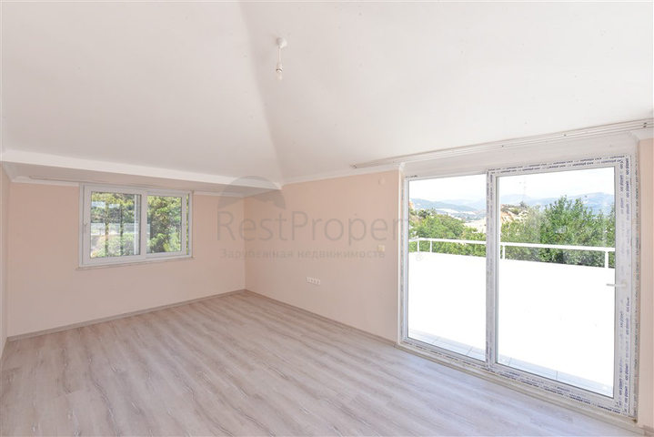 Large 4+1 penthouse of 165 m2