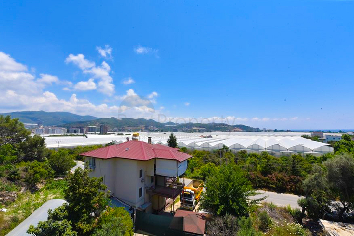 Large 4+1 penthouse of 165 m2