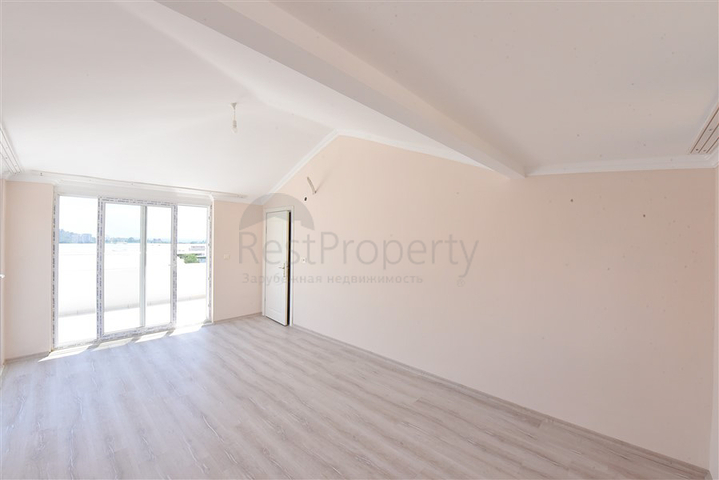 Large 4+1 penthouse of 165 m2