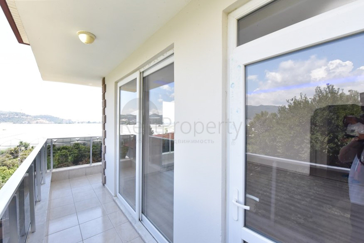 Large 4+1 penthouse of 165 m2