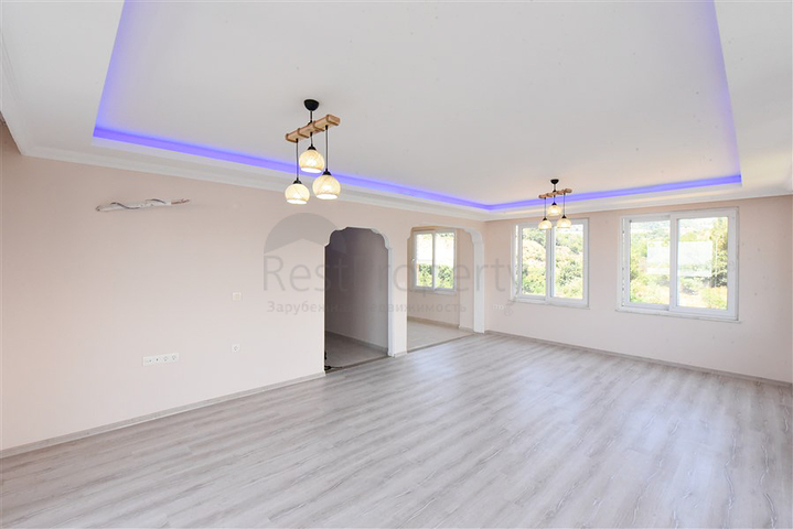 Large 4+1 penthouse of 165 m2