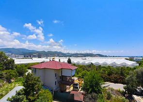 Large 4+1 penthouse of 165 m2