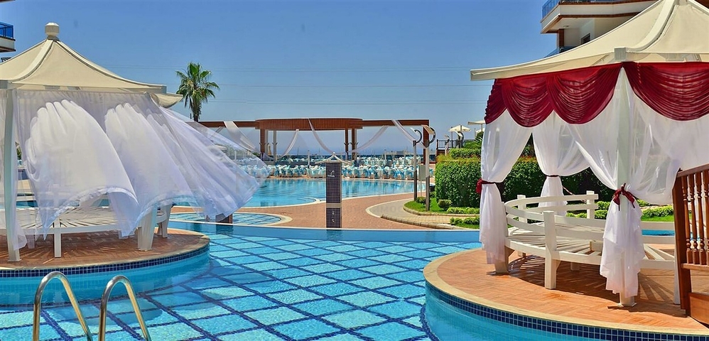 1+1 apartment in Mahmutlar