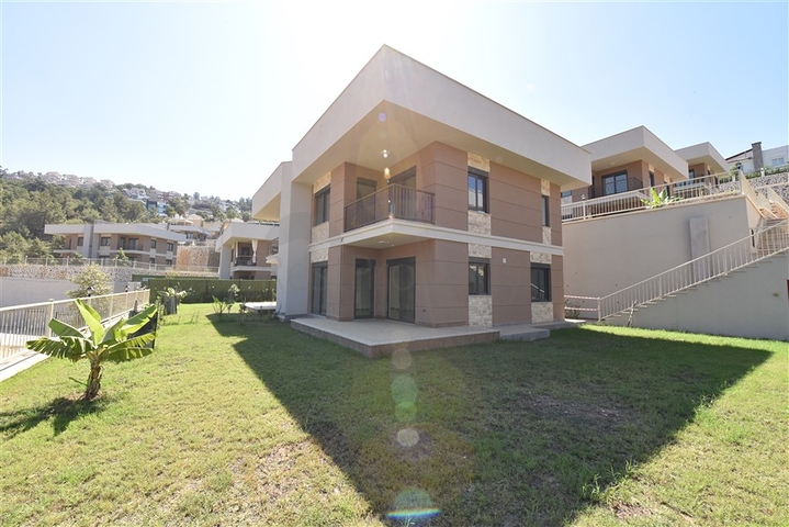 3+1 villa in the green area of Kargicak