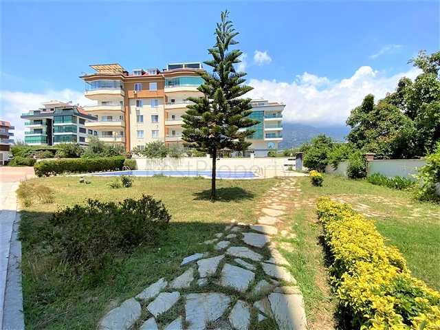 Spacious apartment within walking distance to the sea in a cozy area of Kestel