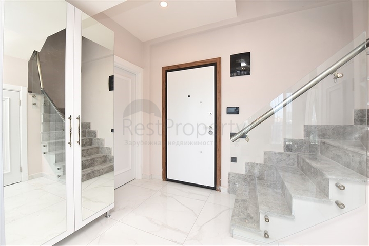 Luxury 2+1 penthouse on Cleopatra