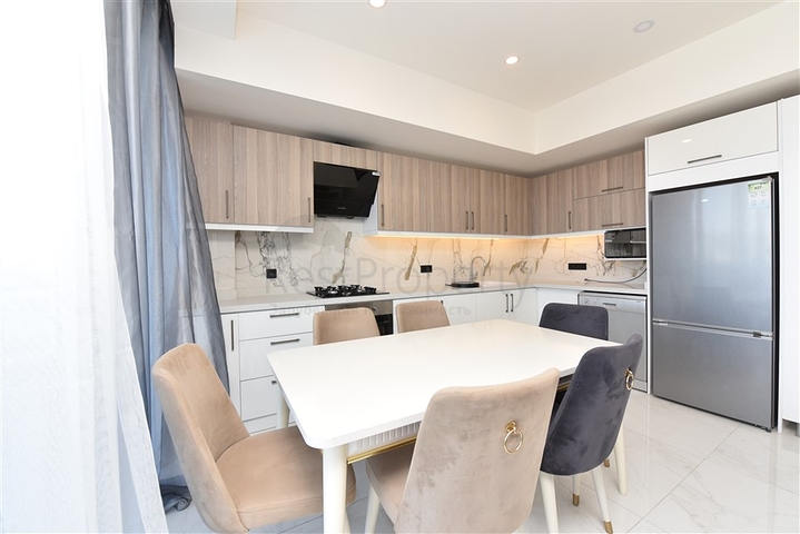 Luxury 2+1 penthouse on Cleopatra