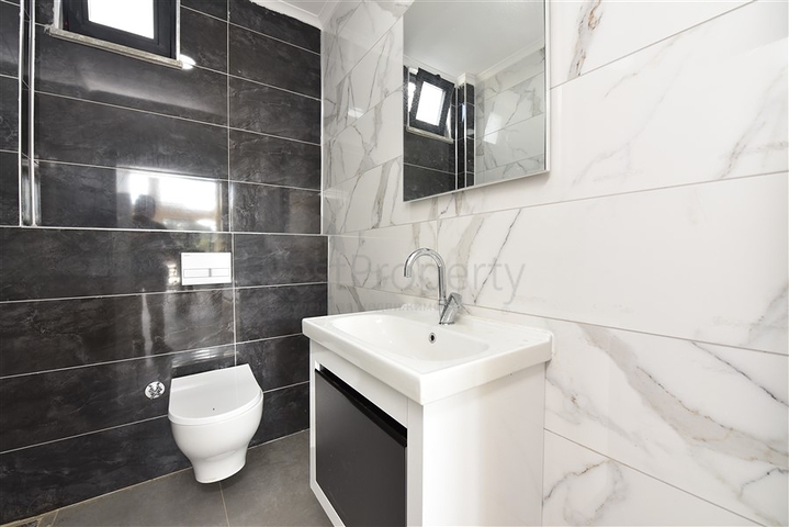 Commercial premises with access to the central street of Kargicak district 