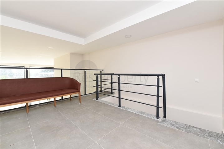 Commercial premises with access to the central street of Kargicak district 